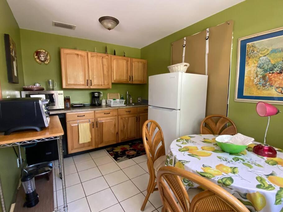 One Bed Near Beaches And Downtown Sarasota