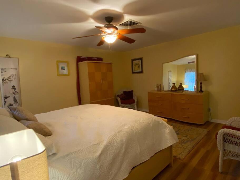 Holiday home One Bed Near Beaches And Downtown *