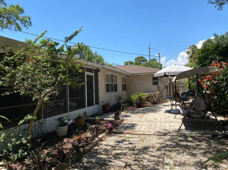 Holiday home One Bed Near Beaches And Downtown *