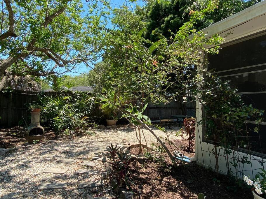 One Bed Near Beaches And Downtown Sarasota